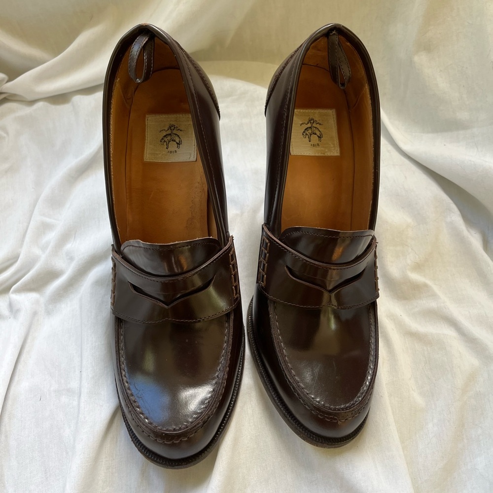 Brooks brothers scholarly brown leather pumps. Sexy and sophisticated high heels